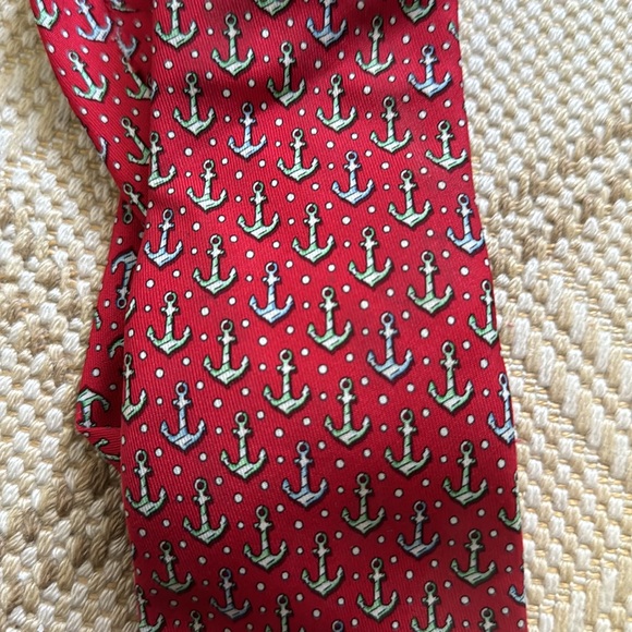 Vineyard Vines, red anchor tie, 52inches, youth tie - Picture 2 of 4